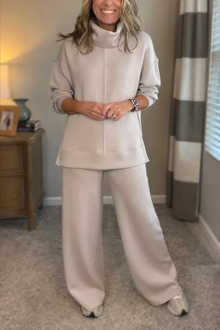 Thalia - Two-Piece Travel Set with Turtleneck